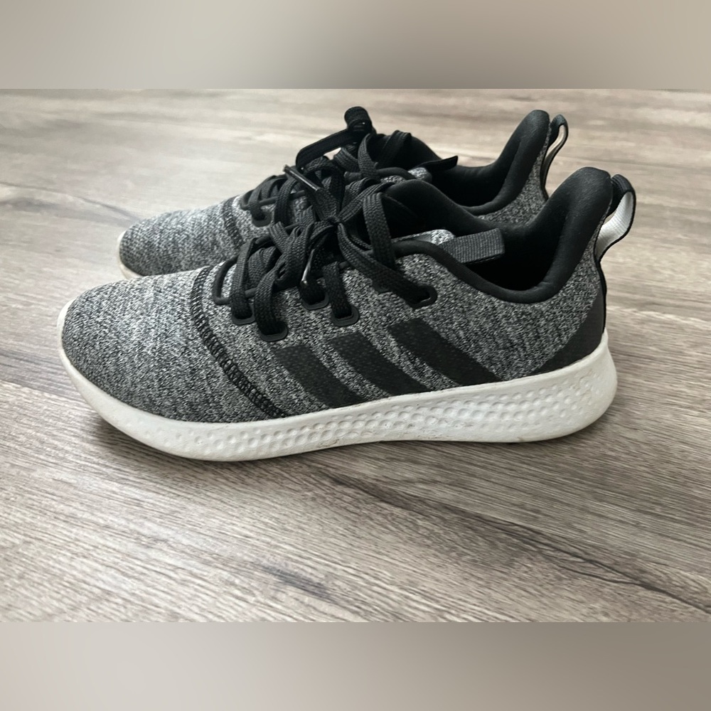 Adidas Women’s Tennis Shoes Sneakers 6.5